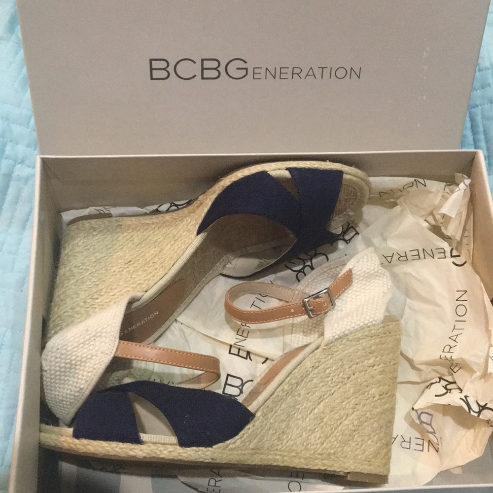 BCBGeneration navy and linen sandals